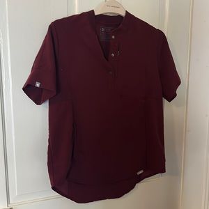 Figs small maroon top—good condition